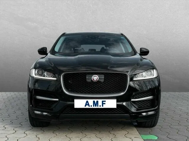 JAGUAR F-Pace 2.0 250 CV AWD aut. R-Sport Image 2