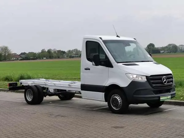 Mercedes-Benz Sprinter 519 CDI 3.0 LTR 6 CYL! Image 4